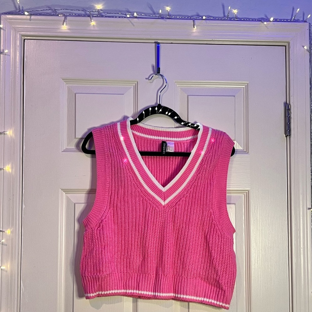 H&M Barbie Pink Cropped Rib-knit Sweater Vest - Large